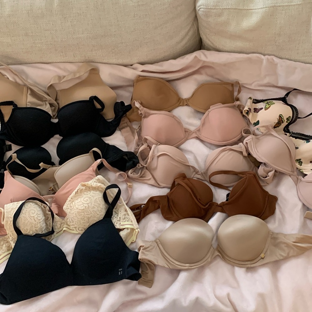 Lot of sixteen 32B size bras!
